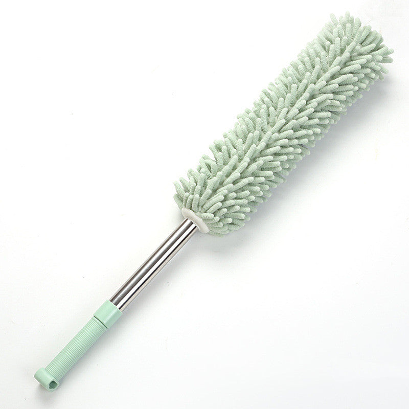 Retractable duster reaching high shelves and ceilings